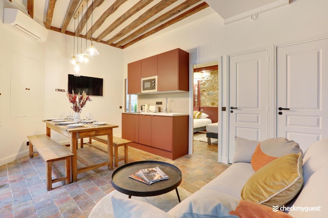 One-of-a-kind Spacious In Le Marais Apartment